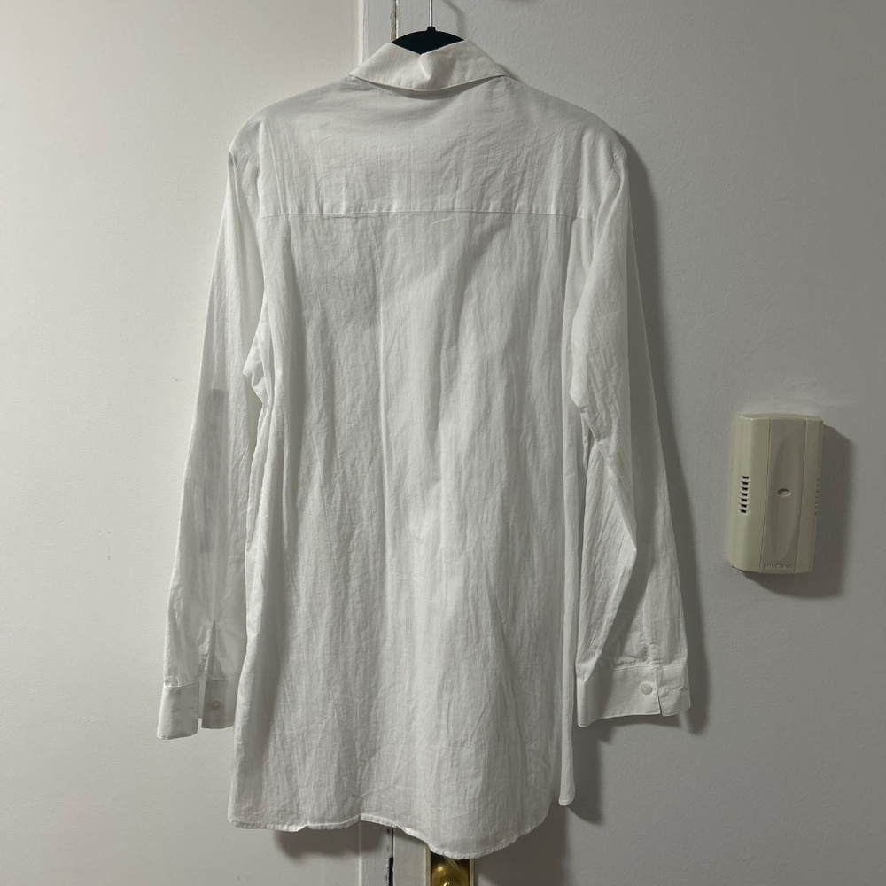 Tommy Bahama Women’s White Crinkle Boyfriend Shirt - Picture 3 of 3